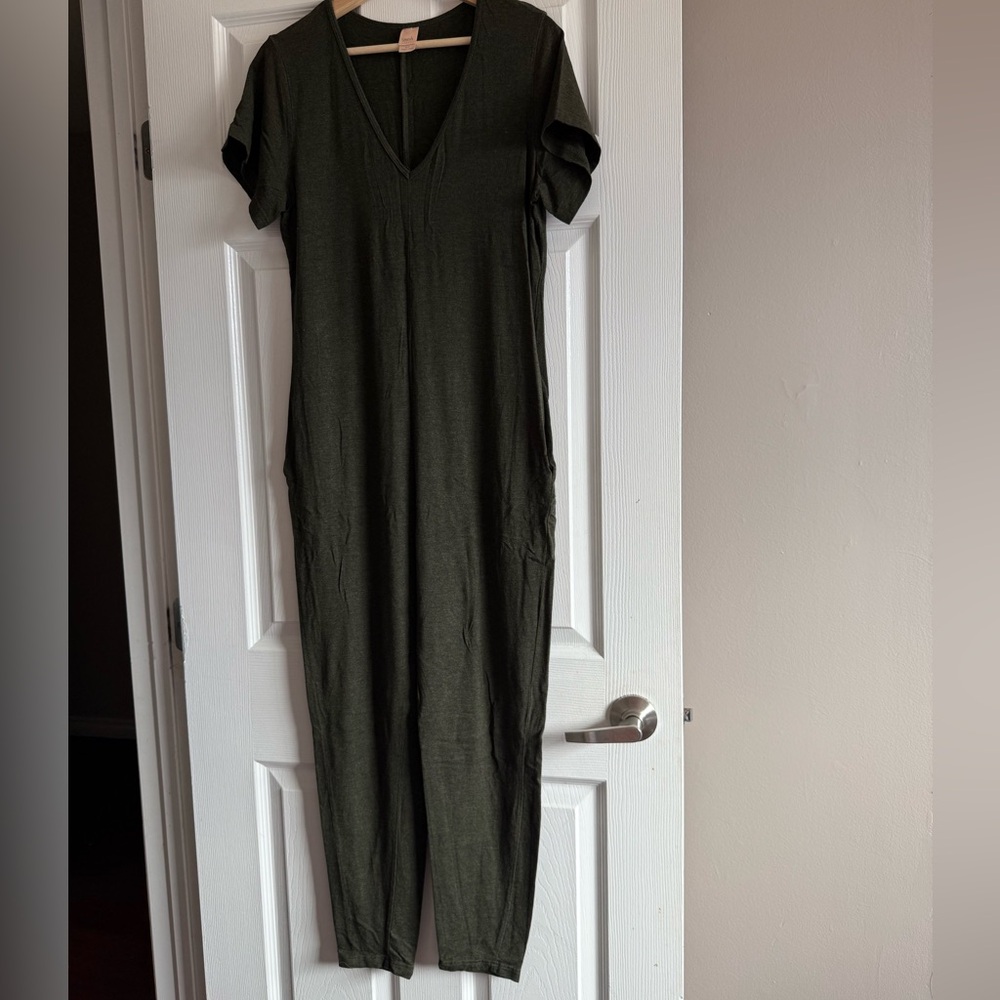 Smash & Tess Olive Green V-Neck Jumpsuit - Picture 3 of 6